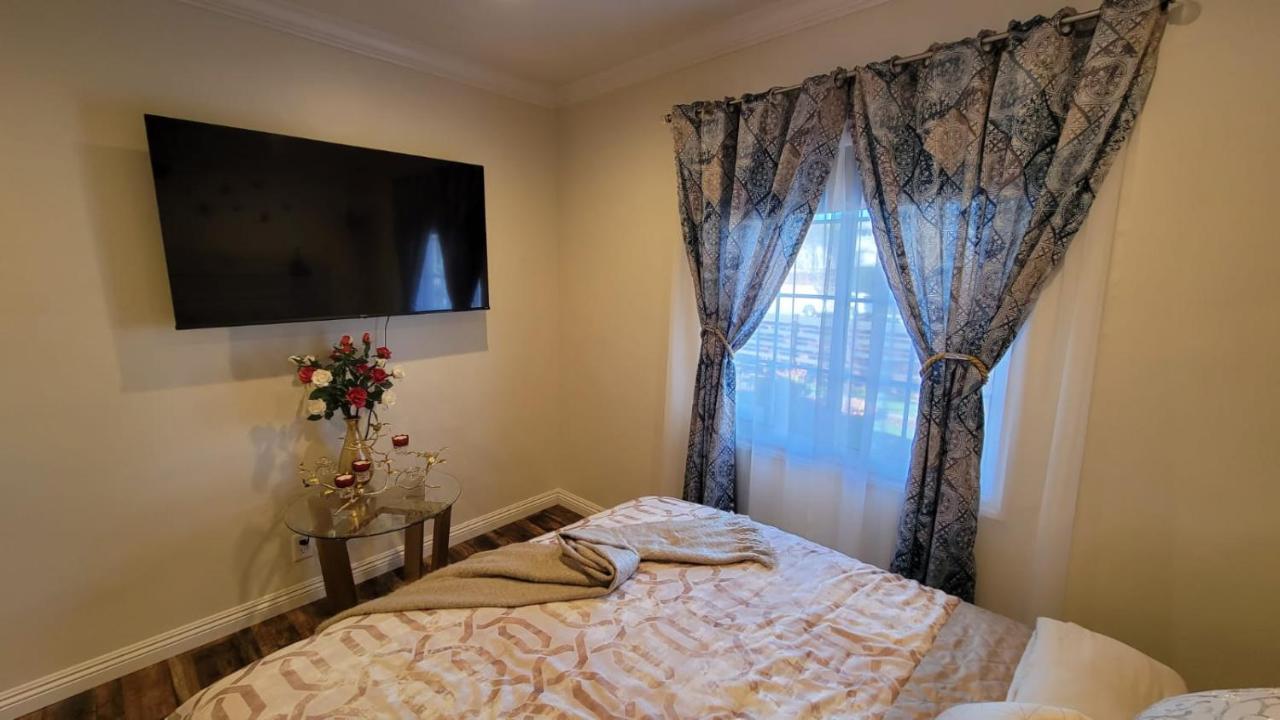 Adorable Modern Guesthouse With Full Kitchen لوس أنجلوس المظهر الخارجي الصورة